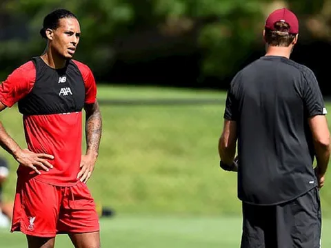 Jurgen Klopp: “Đầu gối của Van Dijk trông không được tốt”