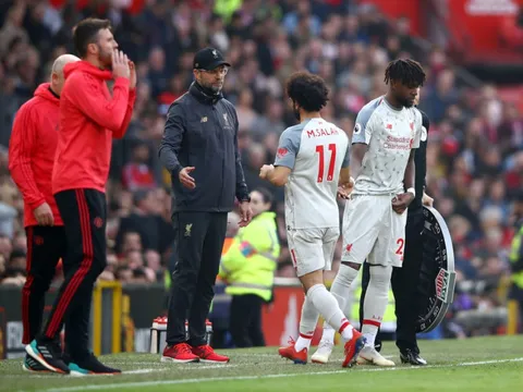 Salah hay 'tàng hình' trước Man Utd, Klopp tuyên bố gắt gỏng