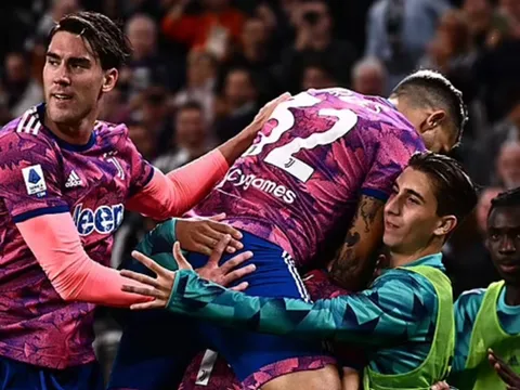 3 phút ghi 2 bàn, Juventus hạ gục đối thủ trên sân nhà