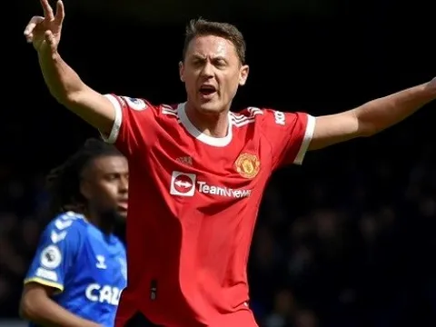 Juventus bỏ qua cơ hội chiêu mộ tiền vệ Man Utd