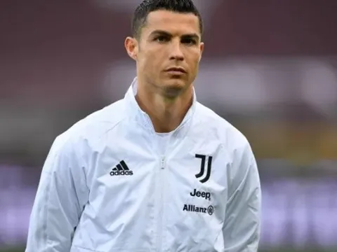 Juventus đau đầu vì sự lưỡng lự của Ronaldo