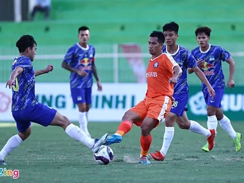 Kiatisuk đứng trước danh hiệu đầu tiên cùng HAGL