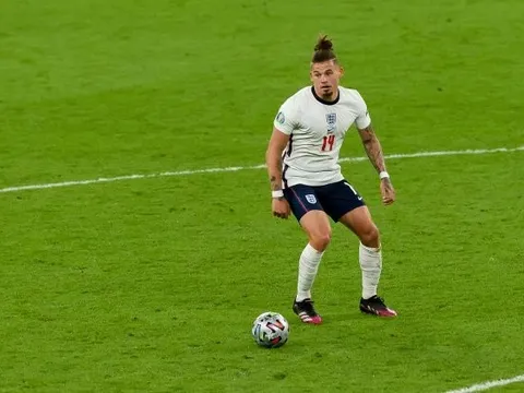 Kalvin Phillips sẵn sàng cho bài test lớn nhất với sao Chelsea