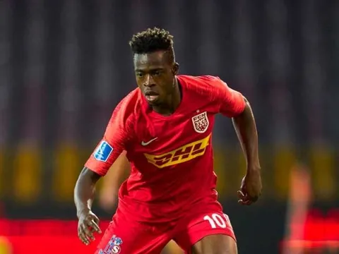 Chậm chân, M.U sắp bị Van der Sar giành mất thần đồng Ghana