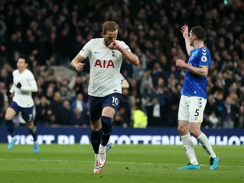 Harry Kane thách thức các chân sút vĩ đại ở Premier League