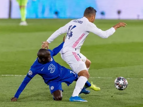 "Đá như lên đồng", Kante vẫn bị Tuchel chỉ trích