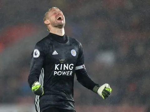 Leicester tạo cú sốc, gia đình nhà Schmeichel xứng danh huyền thoại EPL