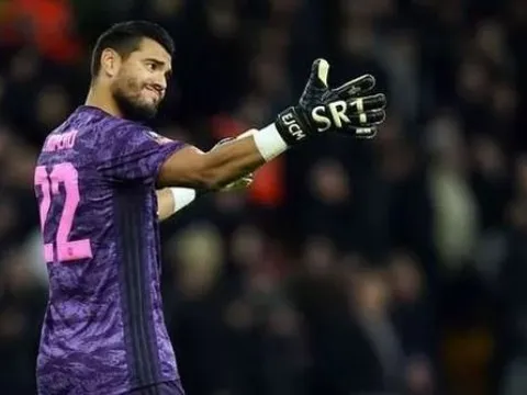 'Kẻ bị hắt hủi' tự bỏ tiền túi để được rời Man Utd