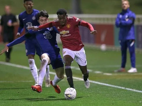 'Kẻ đe dọa' Martial tại Man Utd: Thích Henry; Bố từng dự World Cup