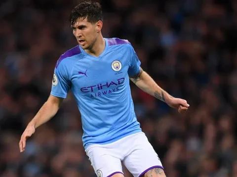 Kém Liverpool 11 điểm, Man City đã bỏ cuộc?