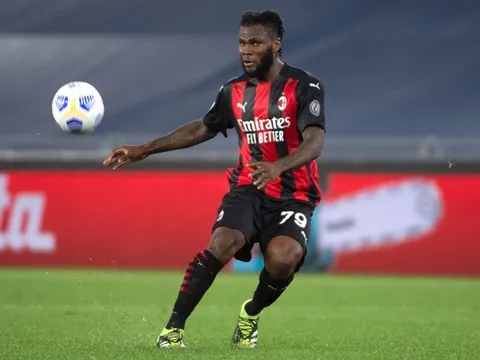 Arsenal dẫn đầu cuộc đua chiêu mộ sao Serie A