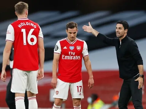 Kevin Campbell gọi tên 2 nhân tố Arsenal có thái độ tiêu cực