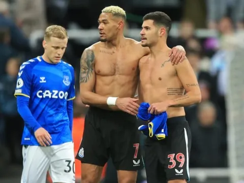 Lampard đã thấy sự khác biệt, Van de Beek ra mắt Everton thất vọng