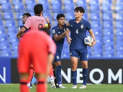 Trung vệ trở về từ châu Âu gây thất vọng ở U23 Thái Lan