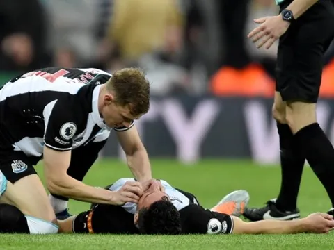 Khoảnh khắc rùng rợn của sao Newcastle trong trận thắng Arsenal
