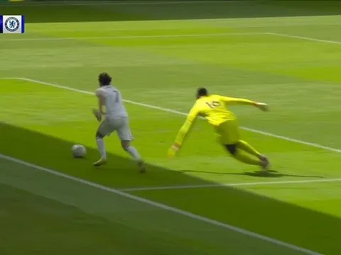 Khoảnh khắc tồi tệ của 2 "lá chắn" Chelsea