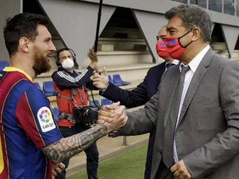 Không dễ để Messi về lại Barca