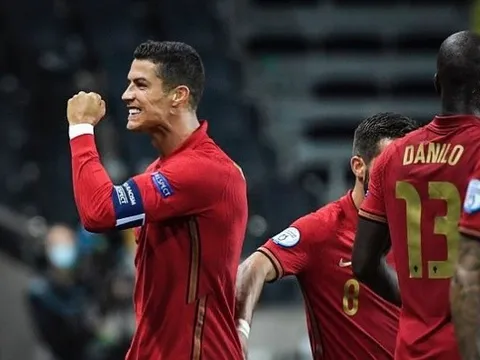 Không phải 100 bàn, đây mới là "pha lập công" quan trọng nhất của Ronaldo?
