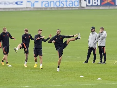 Không Ronaldo, dàn sao Juve căng thẳng trước trận mở màn Champions League