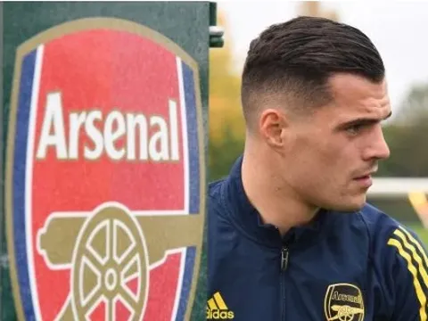 Không thi đấu, giờ Xhaka cũng chẳng được phát ngôn