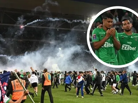Khung cảnh bạo loạn điên rồ, CĐV tấn công cầu thủ khi đội nhà rớt hạng Ligue 1