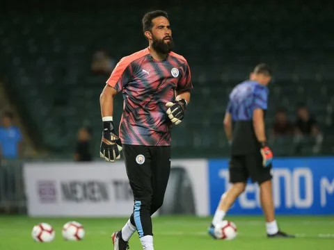 Khủng hoảng lực lượng, Man City đến Anfield với đội hình nào?