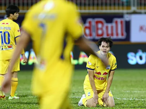 Kiatisuk sợ cầu thủ HAGL chán bóng đá