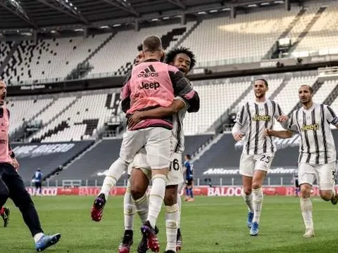 Kịch tính hạ nhà ĐKVĐ với 10 người, Juventus chen chân vào top 4
