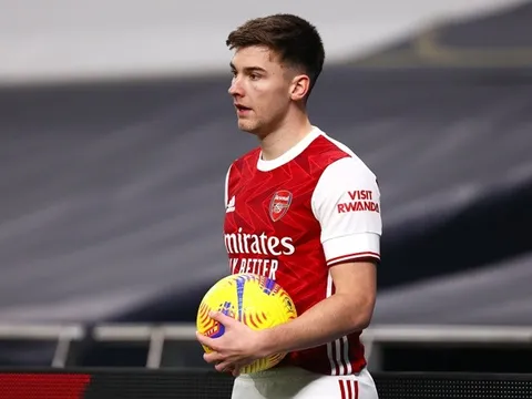 CHOÁNG! Sao Arsenal 'nổi điên', chửi thề quá gắt ngay trên sân