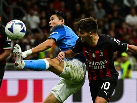 Quỷ đỏ hành động, đối tác sốt vó tìm người thay "Van Dijk mới"