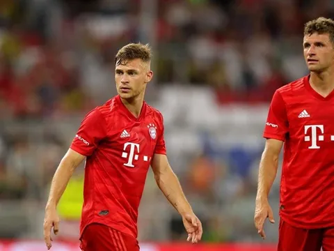 Muller bất mãn, đàn em liền đứng ra nói lời phải trái