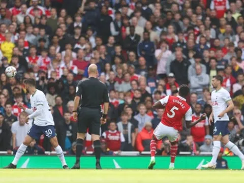 "Bạn sẽ nghĩ cậu ấy làm điều đó mỗi tuần cho Arsenal"