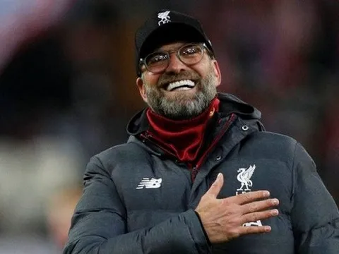 "Thực tế là Pep chi 100 triệu bảng mỗi năm, Klopp chi 28 triệu bảng"