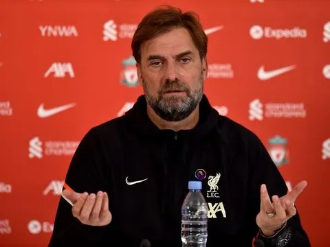 Klopp dằn mặt học trò: “Chúng tôi không làm điều đó trước truyền thông”