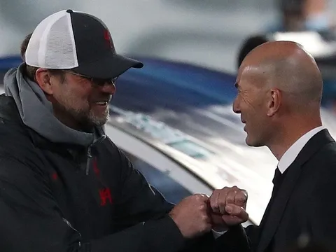 Klopp “đổ thừa” Real sử dụng sân của đội trẻ, Zidane nhẹ nhàng đáp trả