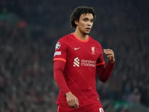 Klopp hé lộ khả năng ra sân của Arnold trận gặp Benfica