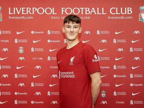 Klopp nêu lý do tân binh Liverpool hủy du đấu