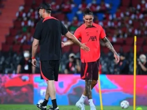 Klopp: "NHM Liverpool cũng có thể làm vậy với các chữ ký của Man Utd"