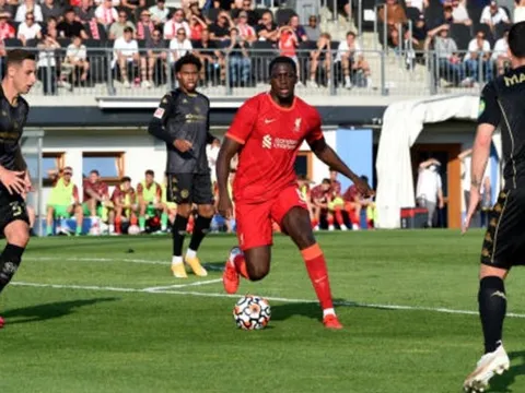 Thay đổi tư duy phòng ngự, Liverpool có 1 trung vệ khác biệt so với phần còn lại