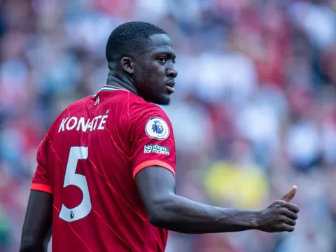 Konate gửi thông điệp đến 1 sao trẻ Liverpool sau trận Shrewsbury