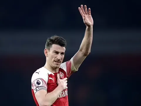 Cựu đội trưởng Arsenal giải nghệ