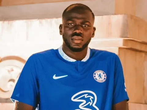 Koulibaly và giấc mơ tại Ngoại hạng Anh
