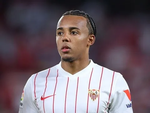 Dựa vào một điều khoản, Liverpool muốn vượt mặt Chelsea vụ "Cannavaro mới"