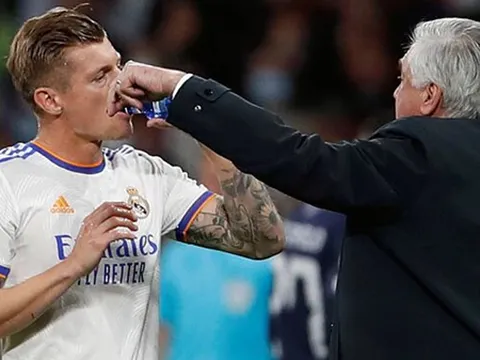 Kroos: 'Nghe có vẻ Ancelotti không biết gì về chiến thuật'