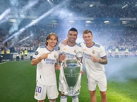 Kroos không phục Man City, Liverpool