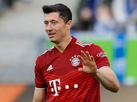 Kucharski: 'Lewandowski tới Barca để chứng tỏ giỏi hơn Benzema'