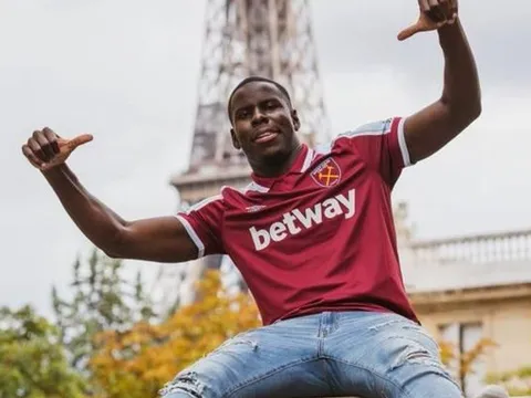 'Tôi rất ngạc nhiên khi Chelsea bán Zouma'