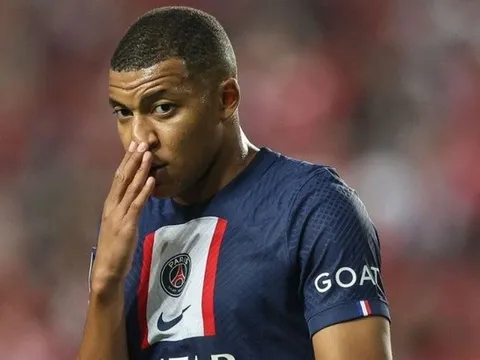 Ông lớn đầu tiên nói không với Mbappe