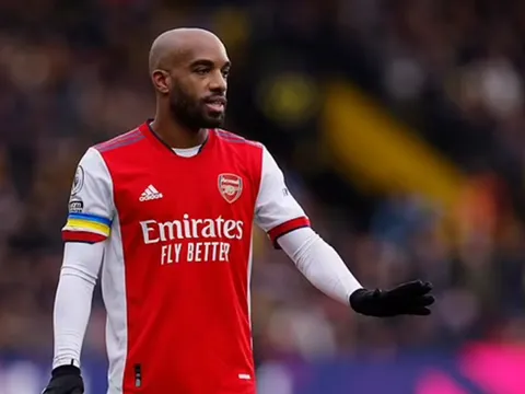 Arteta chốt thời điểm định đoạt tương lai Lacazette