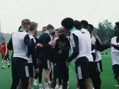Lacazette bị 'trừng phạt' trong buổi tập cuối cùng với Arsenal